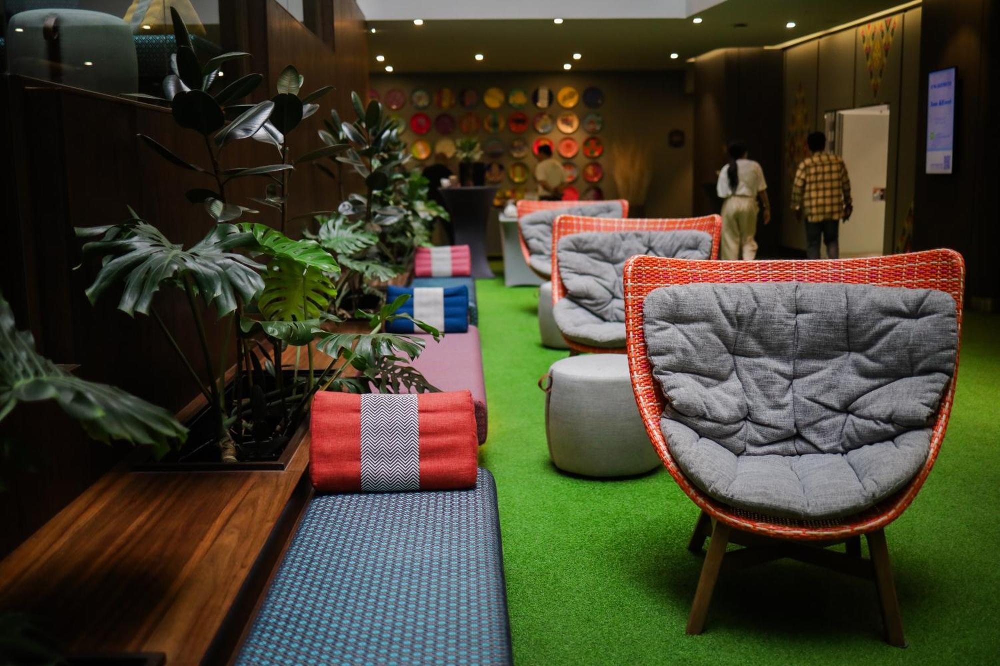 Отель Ibis Styles Bangkok Silom Экстерьер фото